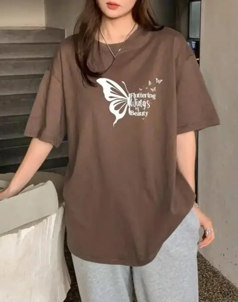 Woman oversized T-shirts